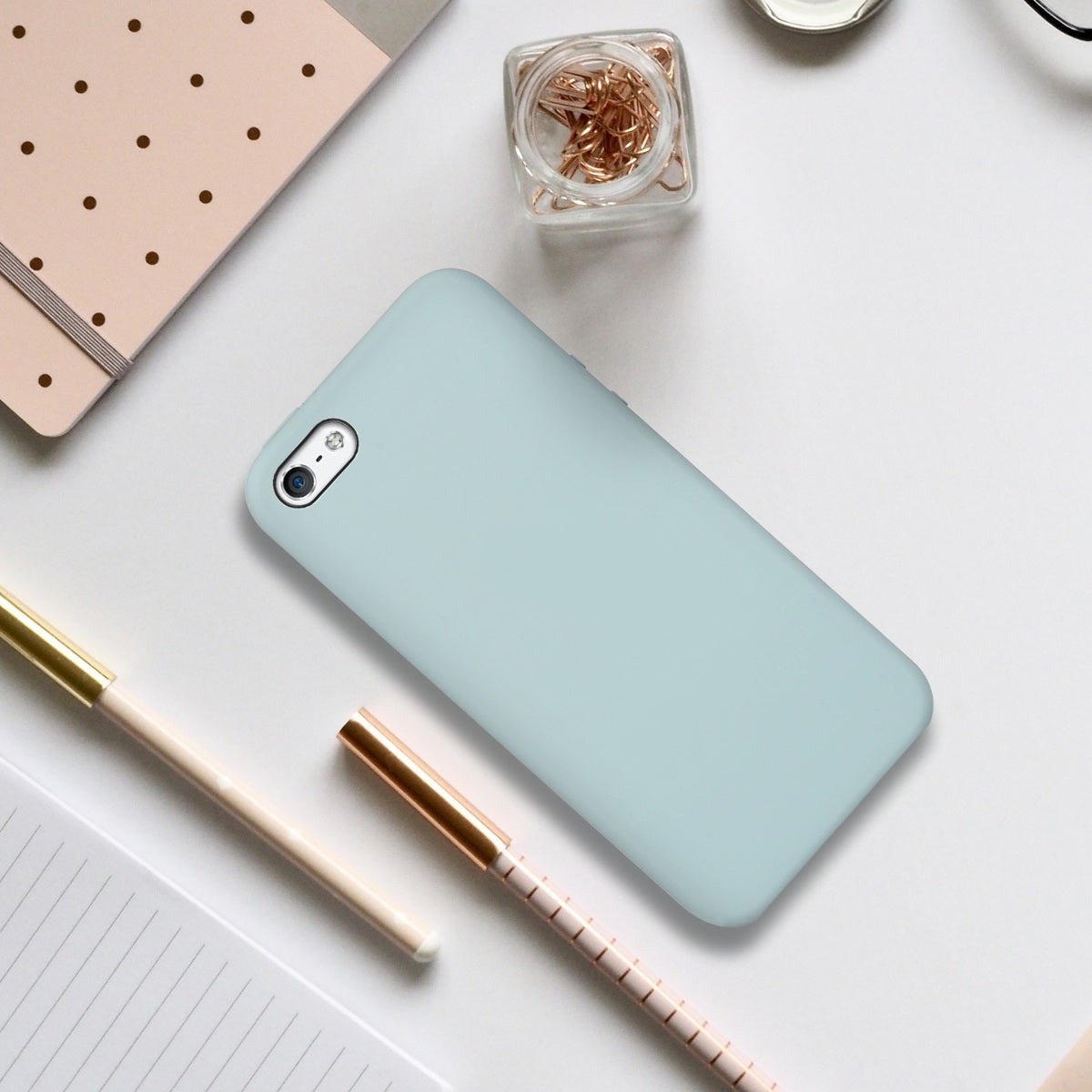 kwmobile Case for Apple iPhone SE (1st Gen 2016) / iPhone 5 / iPhone 5S - Silicone Case - Wireless Charging - Protective Cover