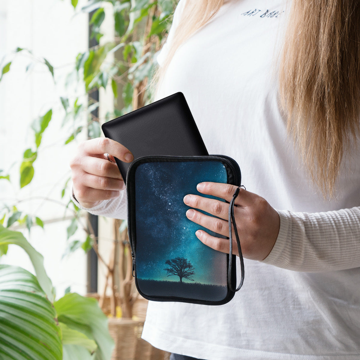 kwmobile Bag for eReader Protective Case Galaxy Tree Meadow 17 x 12 x 2 cm Inner Dimensions