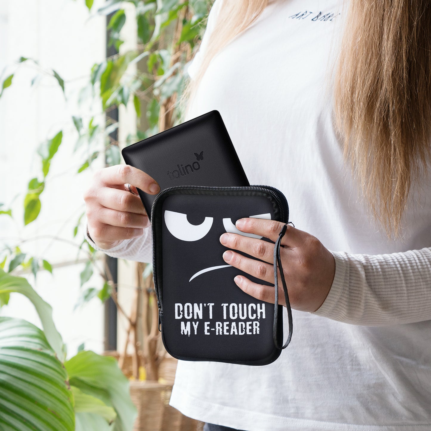 kwmobile Bag for eReader Protective Case Galaxy Tree Meadow 17 x 12 x 2 cm Inner Dimensions