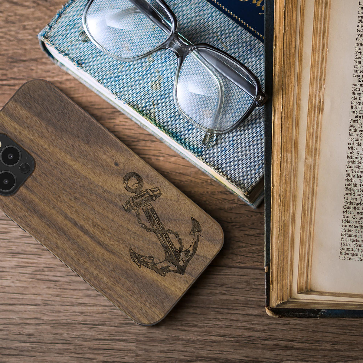 iPhone 12 / iPhone 12 Pro Shockproof Hard Case with TPU Bumper Wooden Compass