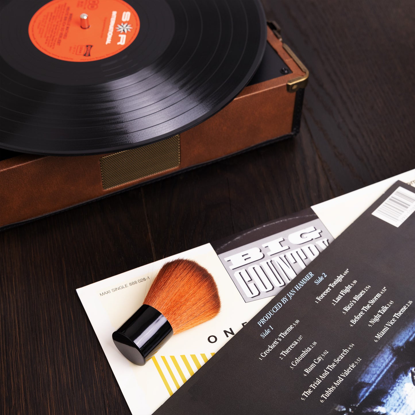 kwmobile Nylon Reinigungsbürste für Schallplatten - Schallplattenbürste für Vinyl - LP Plattenbürste - Plattenspieler