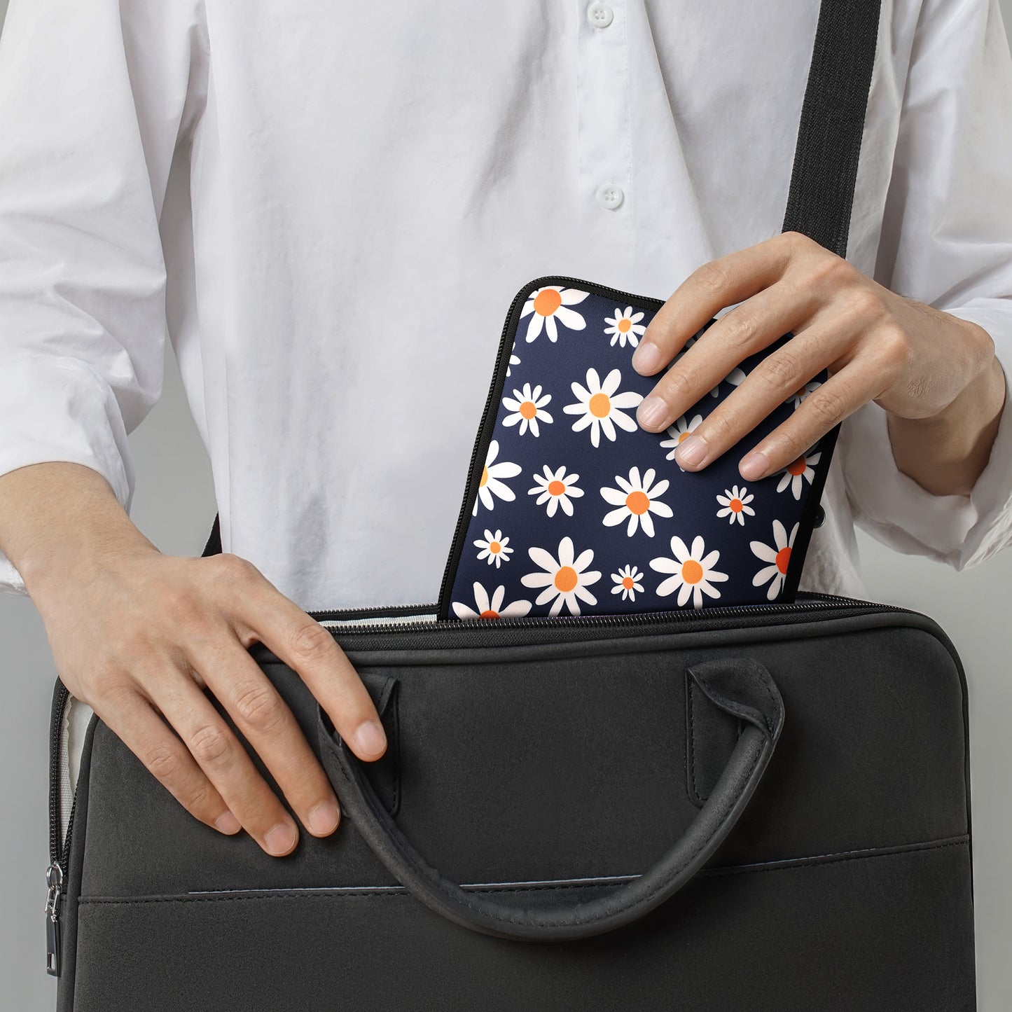 kwmobile Bag for eReader - Case Cover Galaxy Tree Meadow Grey Black - Inner Dimensions