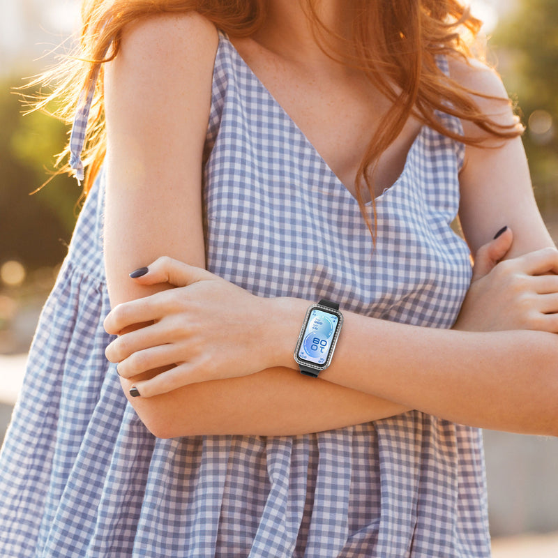 kwmobile 2x Kunststoff Hülle kompatibel mit Huawei Band 11 Schutzhülle Schutzrahmen - Glitzer Schutz Zubehör in Schwarz Transparent Schwarz  [dsg01]