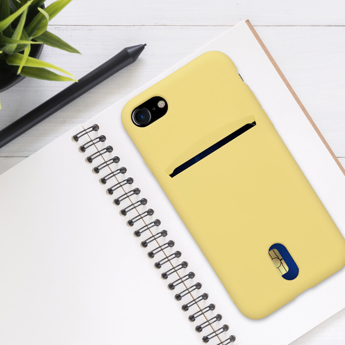 kwmobile Case Compatible with Apple iPhone SE (2022) / iPhone SE (2020) / iPhone 8 / iPhone 7 - Phone Cover with Card Slot