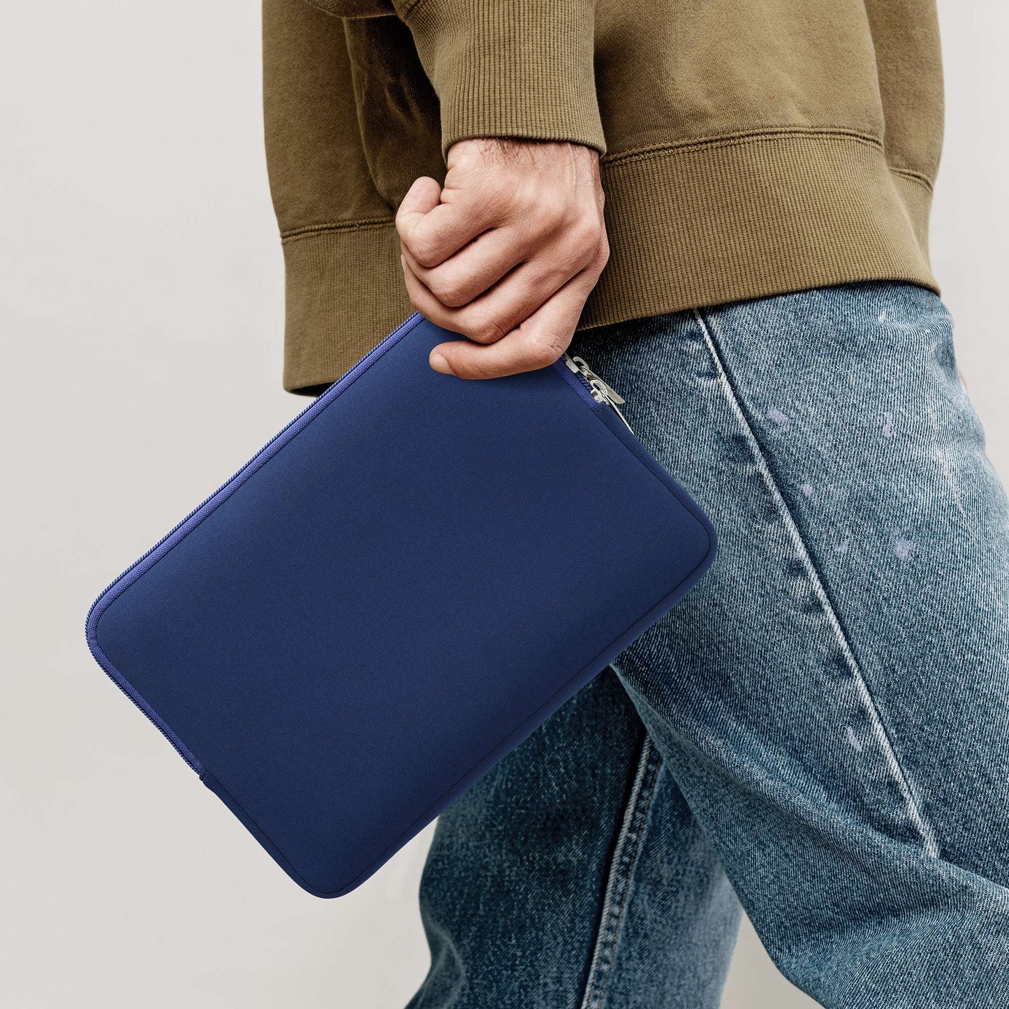 kwmobile Tablet Case compatible with 9.7"-11" Tablet - Universal Bag Cover Case - Protective Sleeve