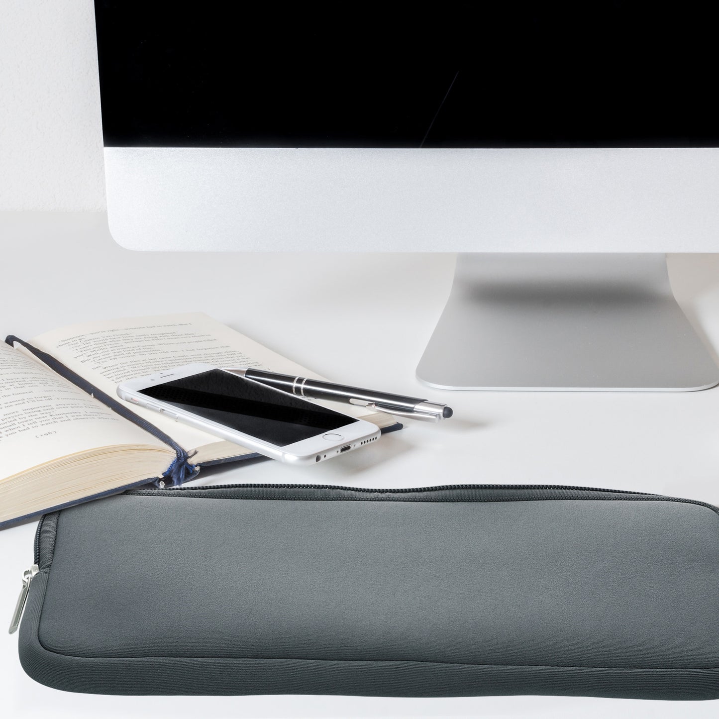 kwmobile Keyboard Case compatible with Logitech K380