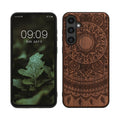 kwmobile Hülle kompatibel mit Samsung Galaxy S23 FE Hülle - Holz Case - Handy Cover - TPU Handyhülle in Dunkelbraun Indische Sonne Dunkelbraun  [dsg02]