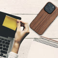 kwmobile Case Compatible with Apple iPhone 16 Pro - Phone Cover Protector - Back Cover Grain