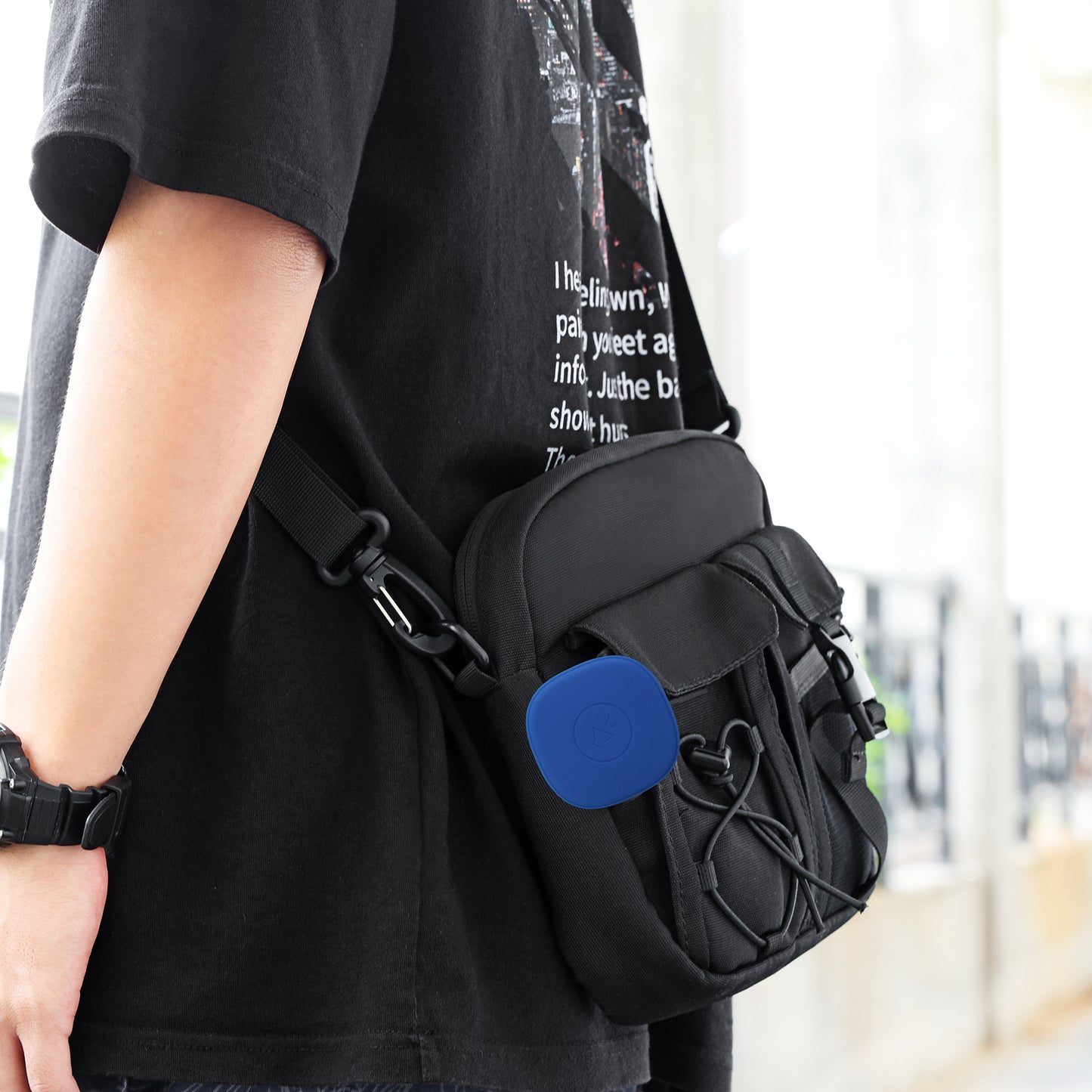 kwmobile Clip Holder for Apple AirTag Case Air Tag Tracker Protective Cover Clamp Holder Bracket