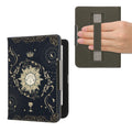 kwmobile Klapphülle kompatibel mit Kobo Clara BW / Clara Colour / Tolino Shine (5) / Shine Color Hülle - Flipcase für den eReader mit Handschlaufe - Tarot Karten Dunkelblau Gelb Schwarz Dunkelblau  [dsg08]