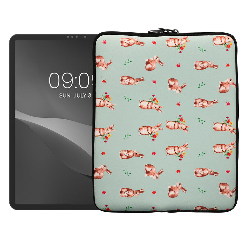 kwmobile Tablet Hülle kompatibel mit 13" Tablet - Universal Neopren Tasche Cover Case - Schutzhülle Sleeve in Weiß Braun Graugrün Hasen und Blumen Weiß  [dsg03]