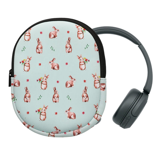 kwmobile Hülle kompatibel mit Sony WH-CH520 / WH-CH510 / MDR-ZX110 Neopren Tasche - Case für Headset aus robustem Neopren Stoff - Weiß Braun Graugrün Hasen und Blumen Weiß  [dsg01]