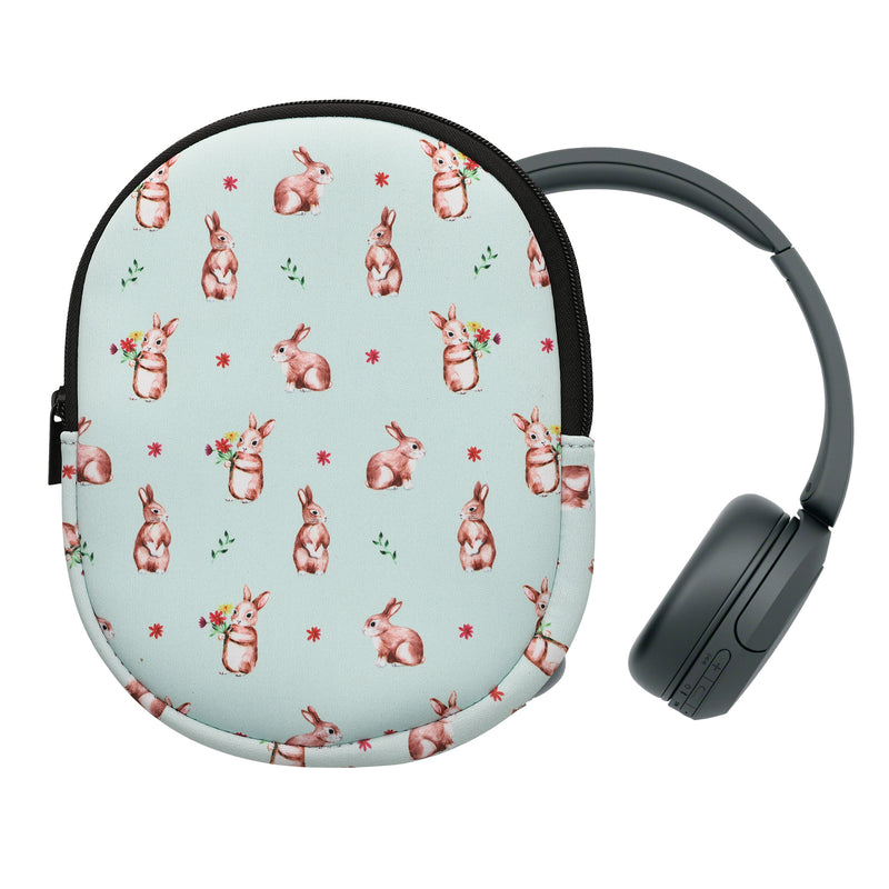 kwmobile Hülle kompatibel mit Sony WH-CH520 / WH-CH510 / MDR-ZX110 Neopren Tasche - Case für Headset aus robustem Neopren Stoff - Weiß Braun Graugrün Hasen und Blumen Weiß  [dsg01]