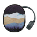 kwmobile Hülle kompatibel mit Sony WH-CH520 / WH-CH510 / MDR-ZX110 Neopren Tasche - Case für Headset aus robustem Neopren Stoff - Weiß Hellbraun Dunkelblau Sternenhimmel Nacht See Weiß  [dsg03]