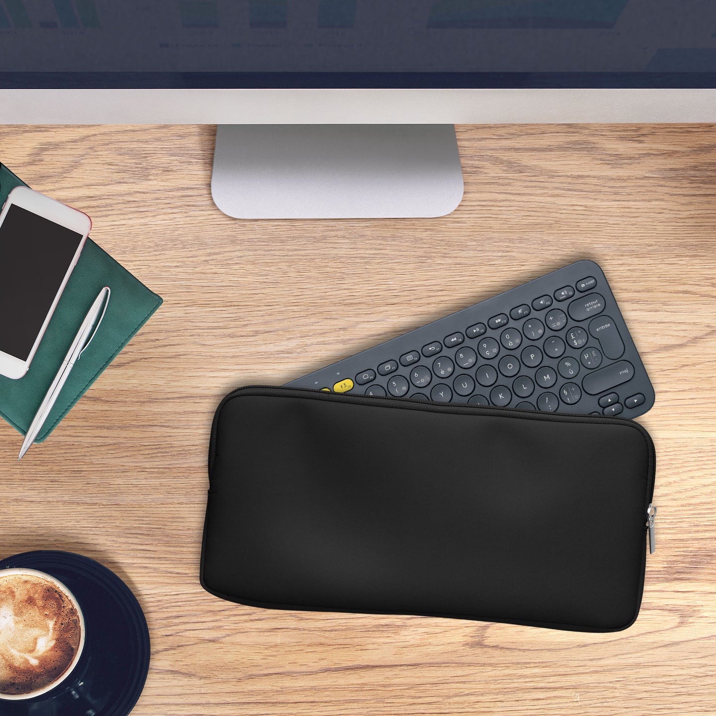 kwmobile Bluetooth Keyboard Cover compatible with Logitech K380 Case - Nylon Protective Cover for Keyboard - Nylon Bag with Zipper - Black