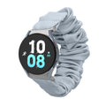 kwmobile Ersatz Armband kompatibel mit Samsung Galaxy Watch 4 / 5 / 6 Galaxy Watch 7 / FE - Smartwatch Scrunchie Haargummi Design Hellblau - Innenmaße 14 - 19 cm Hellblau  [dsg04]