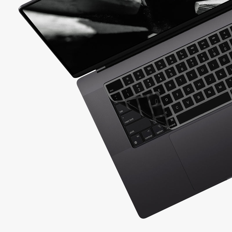 kwmobile Keyboard Protector for Apple Macbook Pro 14.2 2024 M4 A3112 / A3185 / A3401 QWERTY US Keyboard Cover