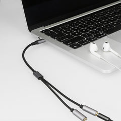 kwmobile USB C Kopfhörer Splitter für USB C Headphone / Headset USB C Adapter - USB-C auf Klinke Audio Kabel Splitter