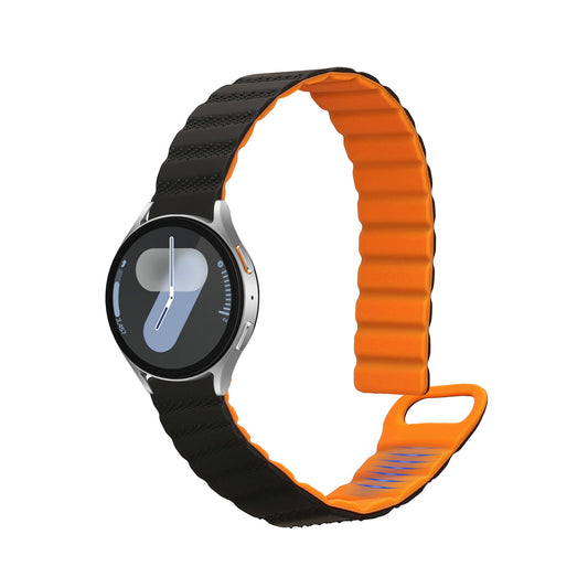 kwmobile Ersatzarmband kompatibel mit Samsung Galaxy Watch 4 / 5 / 6 Galaxy Watch 7 / FE Armband - Fitnesstracker Silikon Band mit Magnetverschluss Schwarz  [dsg01]