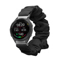 kwmobile Ersatz Armband kompatibel mit Garmin Venu 3S / Venu 2S / vivoactive 4S / Forerunner 265S 255S - Smartwatch Scrunchie Haargummi Design Schwarz - Innenmaße 14 - 19 cm Schwarz  